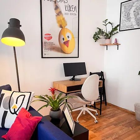 Unique With Workstation And Ac- Historical Area * Budapest