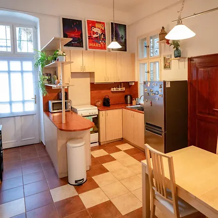 Unique With Workstation And Ac- Historical Area Budapest