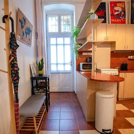Unique With Workstation And Ac- Historical Area * Budapest