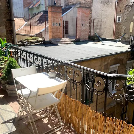Appartamento Unique With Workstation And Ac- Historical Area Budapest